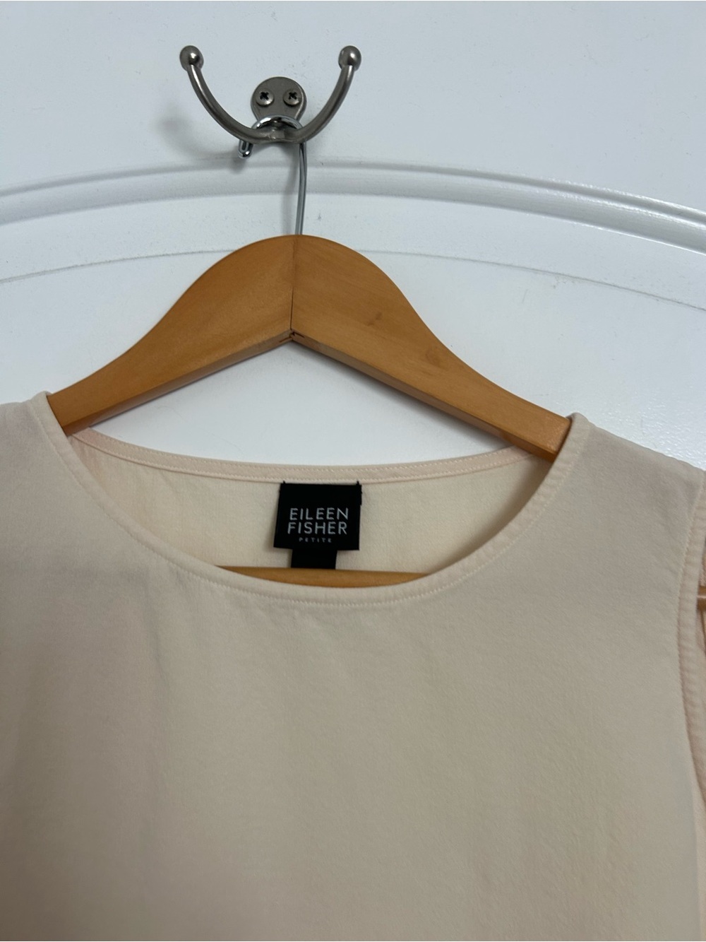 Eileen Fischer 100% Silk Cream Sleeveless Tank Top Size XS chic 90s minimalist - Picture 5 of 13